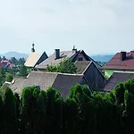 Проживание в семье S&f Маньови