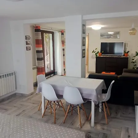 S&s Homestay Maniowy